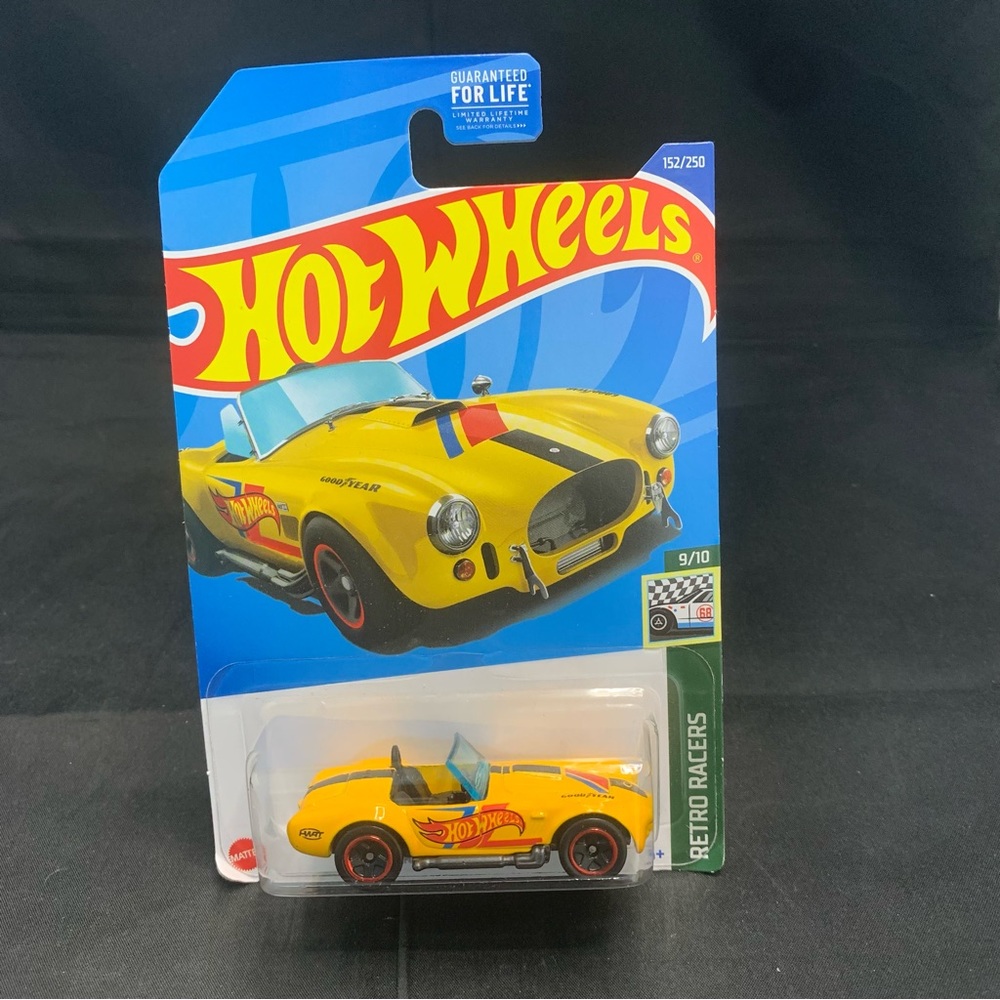 Hot Wheels Shelby Cobra 427 S/C Retro Racers